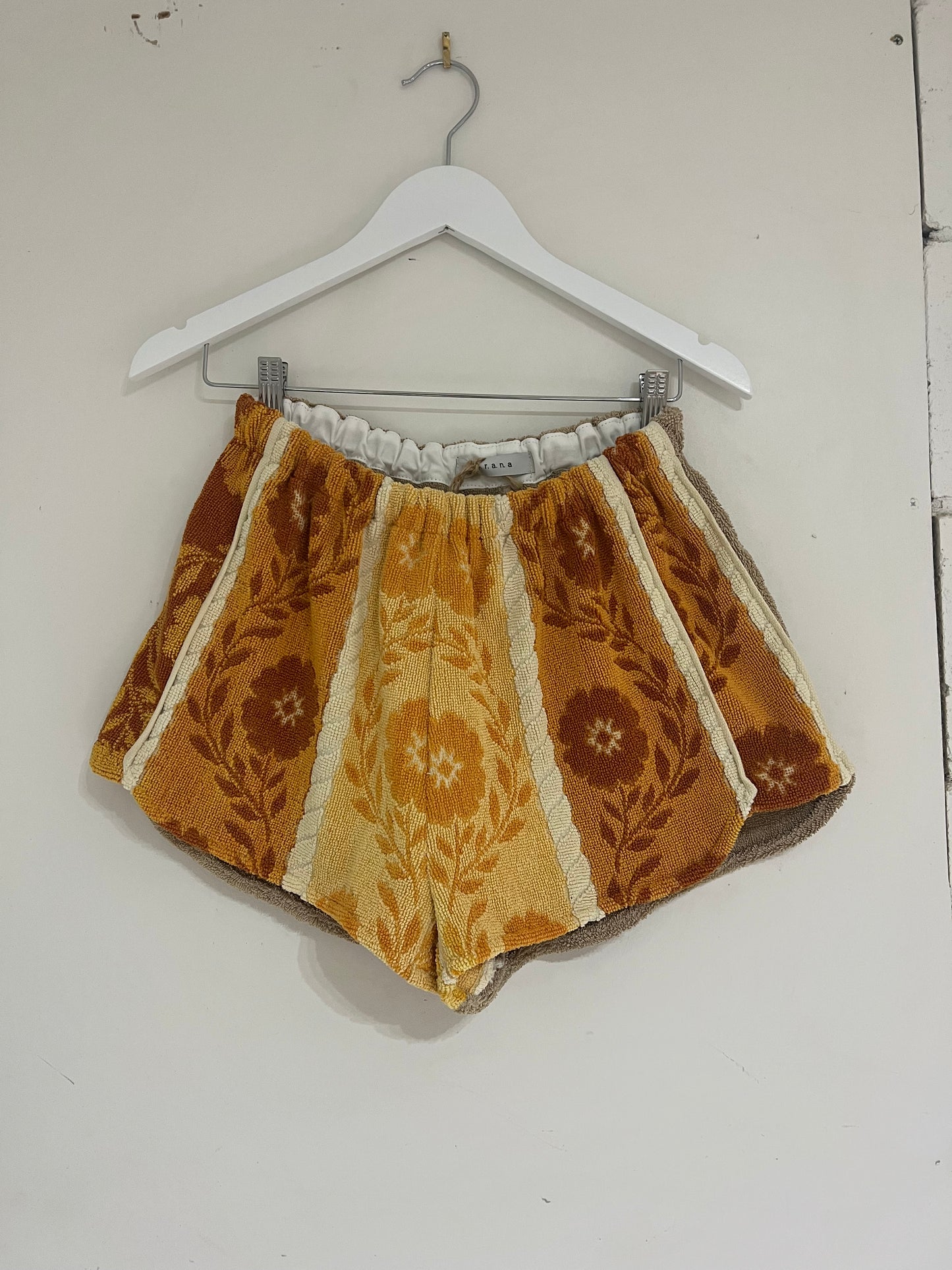 summer vintage shorts-tan